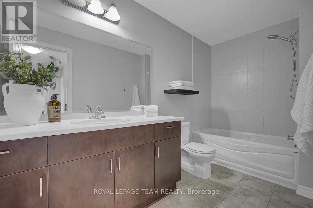 2 Bed, 2 Bath House for Sale in Ottawa – 224 CHAPERAL PRIVATE, Ottawa – MLS# X13599270 - Image 50