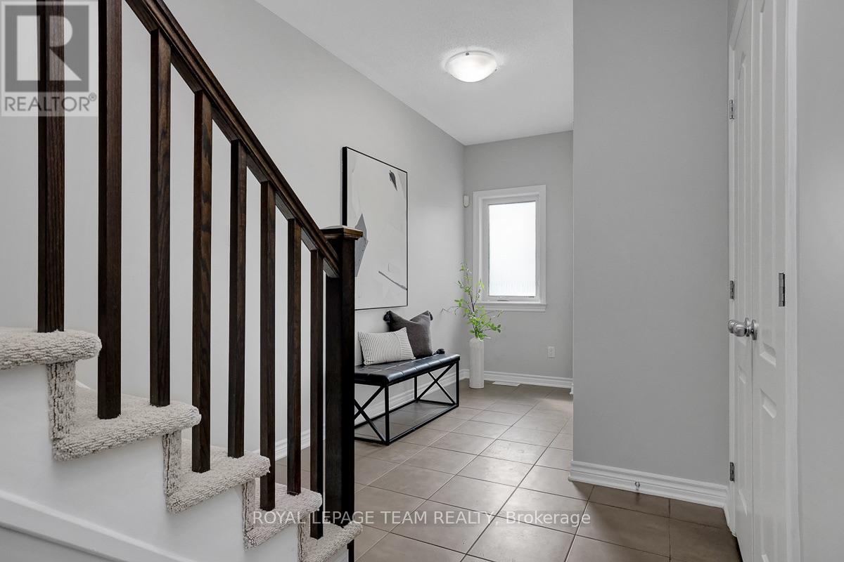 2 Bed, 2 Bath House for Sale in Ottawa – 224 CHAPERAL PRIVATE, Ottawa – MLS# X13599270 - Image 9
