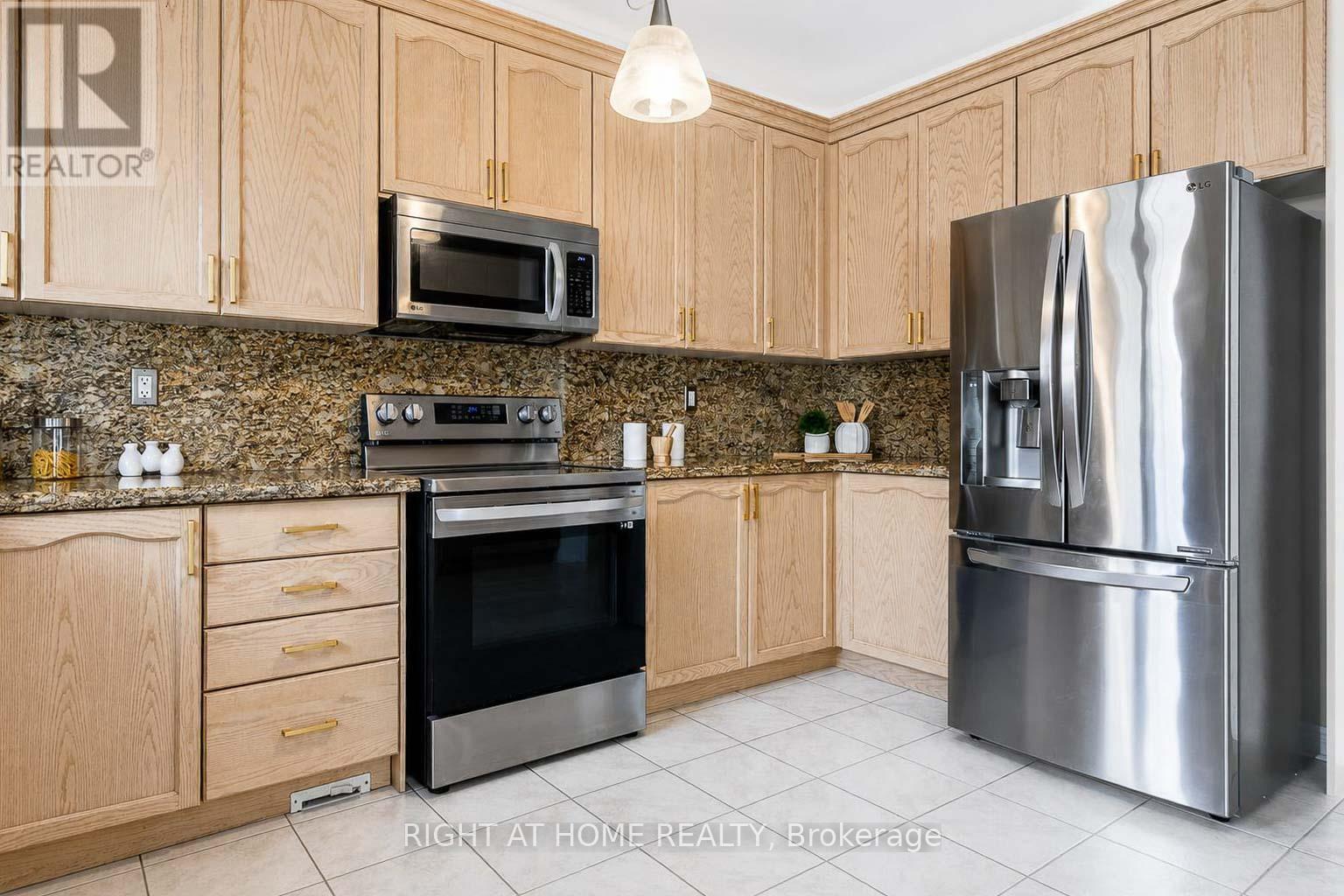 26 RAVEL DRIVE - 17