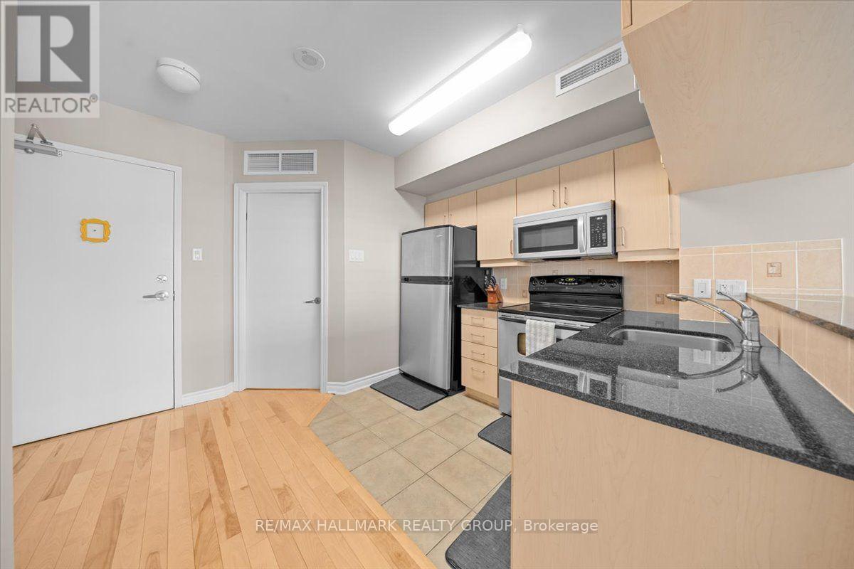 #1703 445 LAURIER AVENUE W - 7