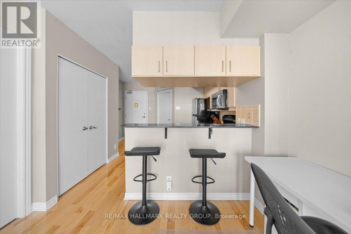 #1703 445 LAURIER AVENUE W - 9