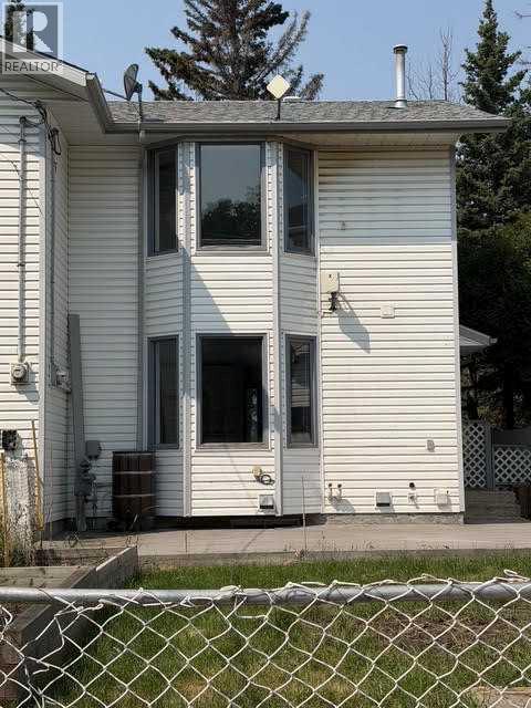 501 A Centre Street N - 2