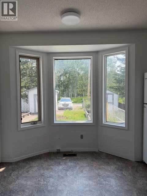 501 A Centre Street N - 6
