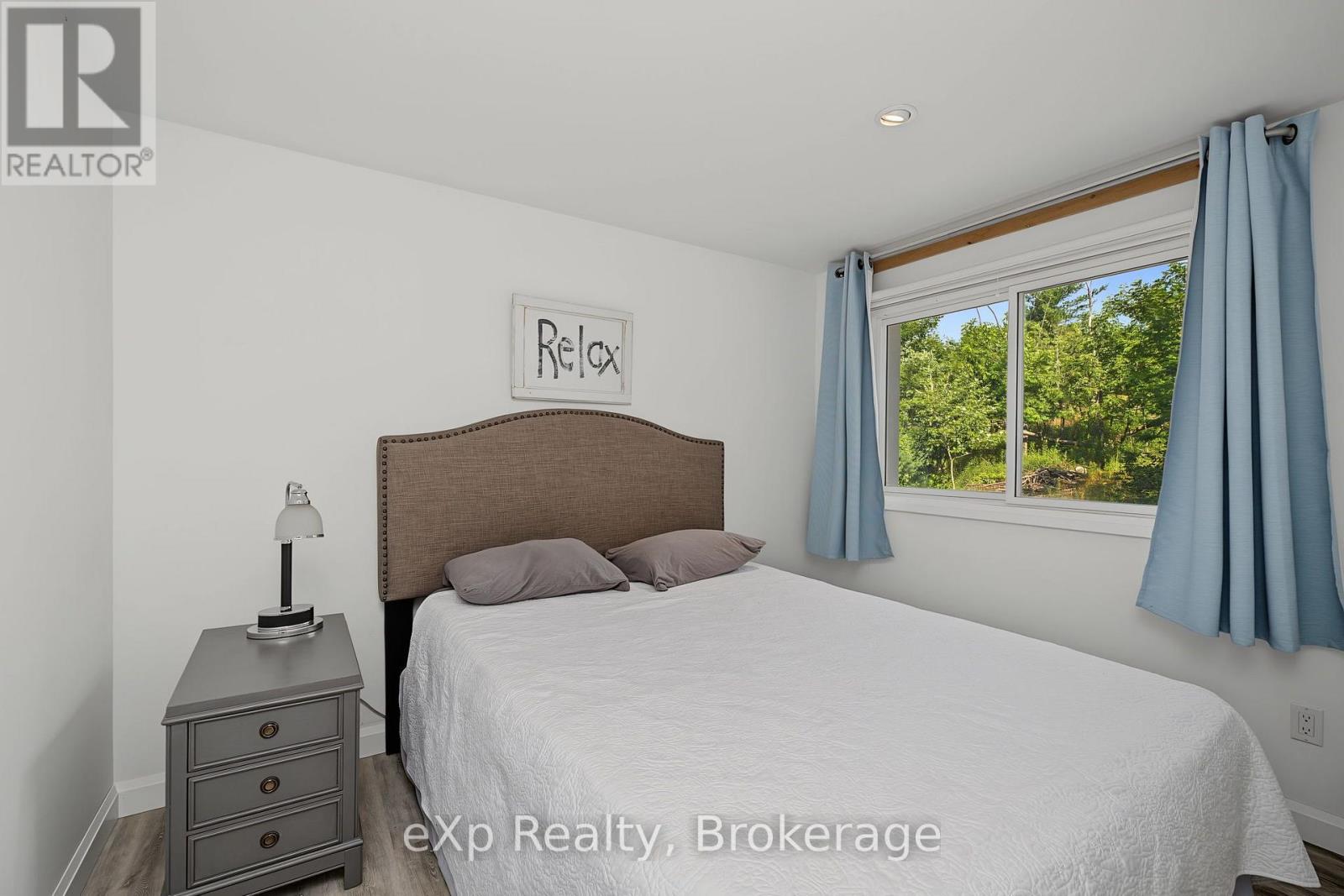 3 BAYVIEW DRIVE - 18
