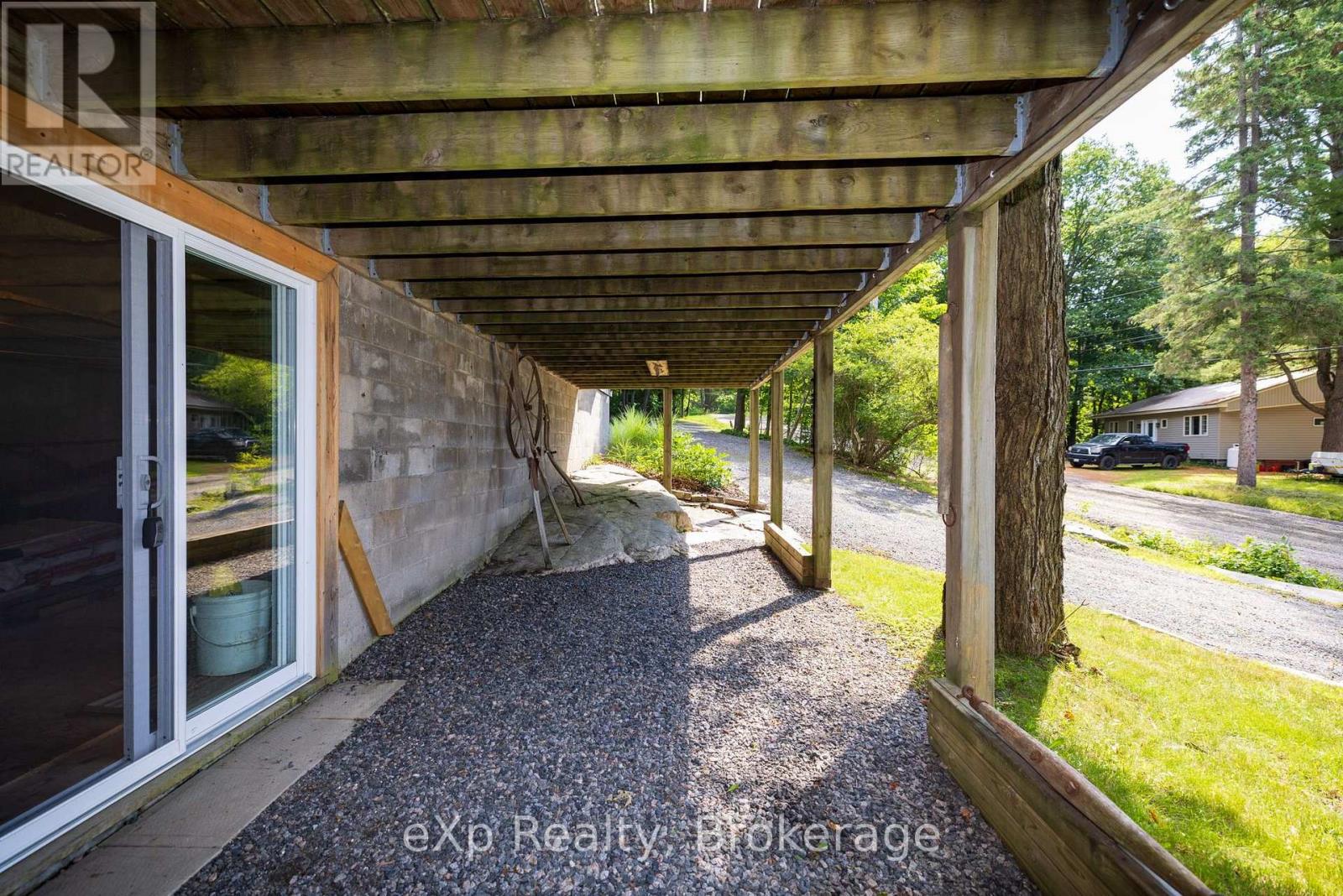 3 BAYVIEW DRIVE - 30
