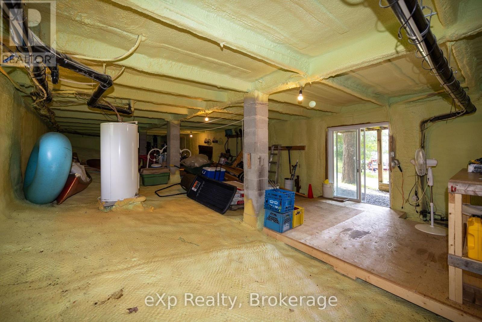 3 BAYVIEW DRIVE - 32