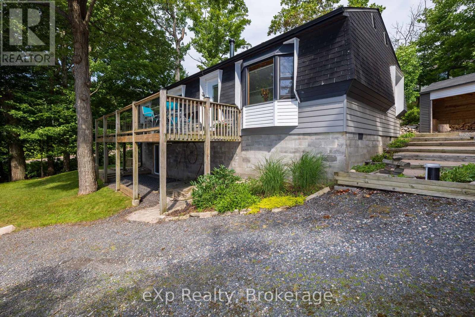 3 BAYVIEW DRIVE - 36