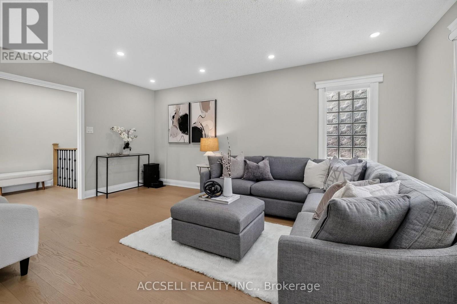 2446 VENTURA DRIVE - 11