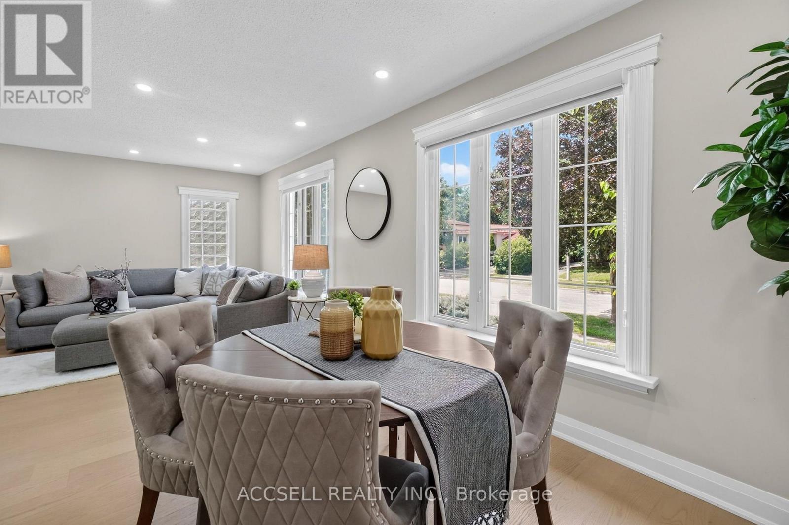 2446 VENTURA DRIVE - 14