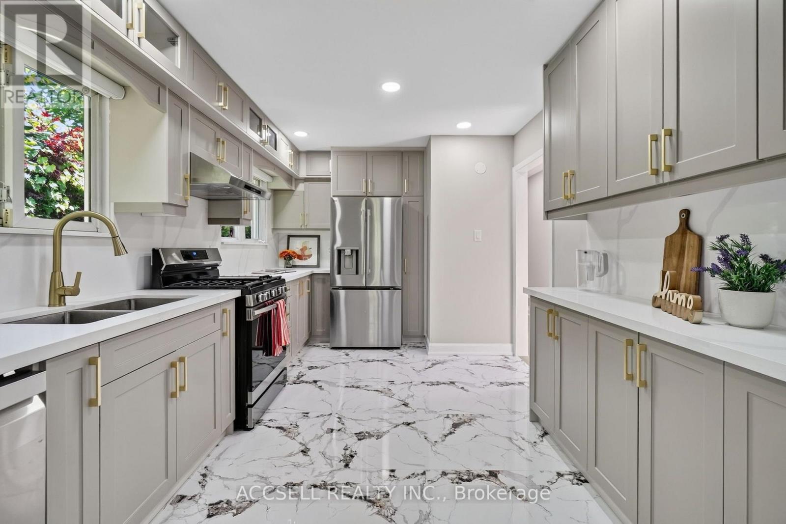 2446 VENTURA DRIVE - 17
