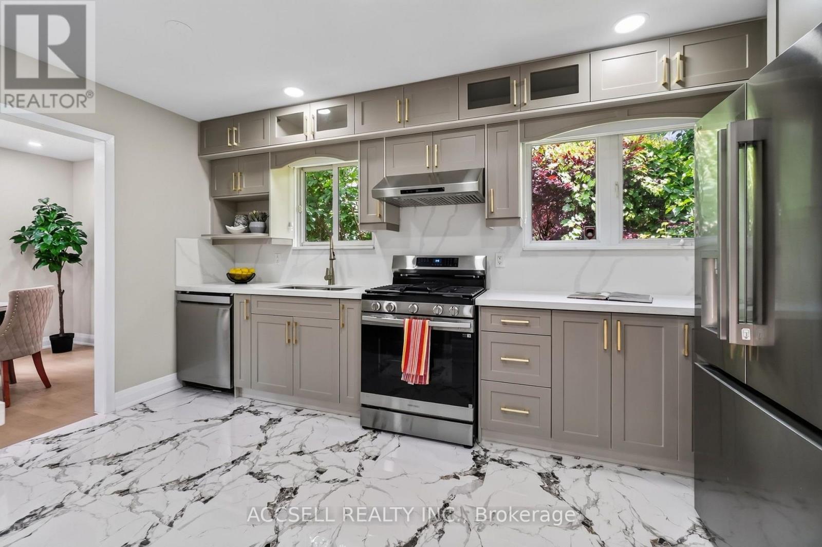 2446 VENTURA DRIVE - 18