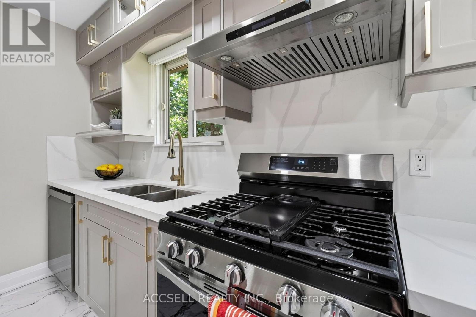 2446 VENTURA DRIVE - 21