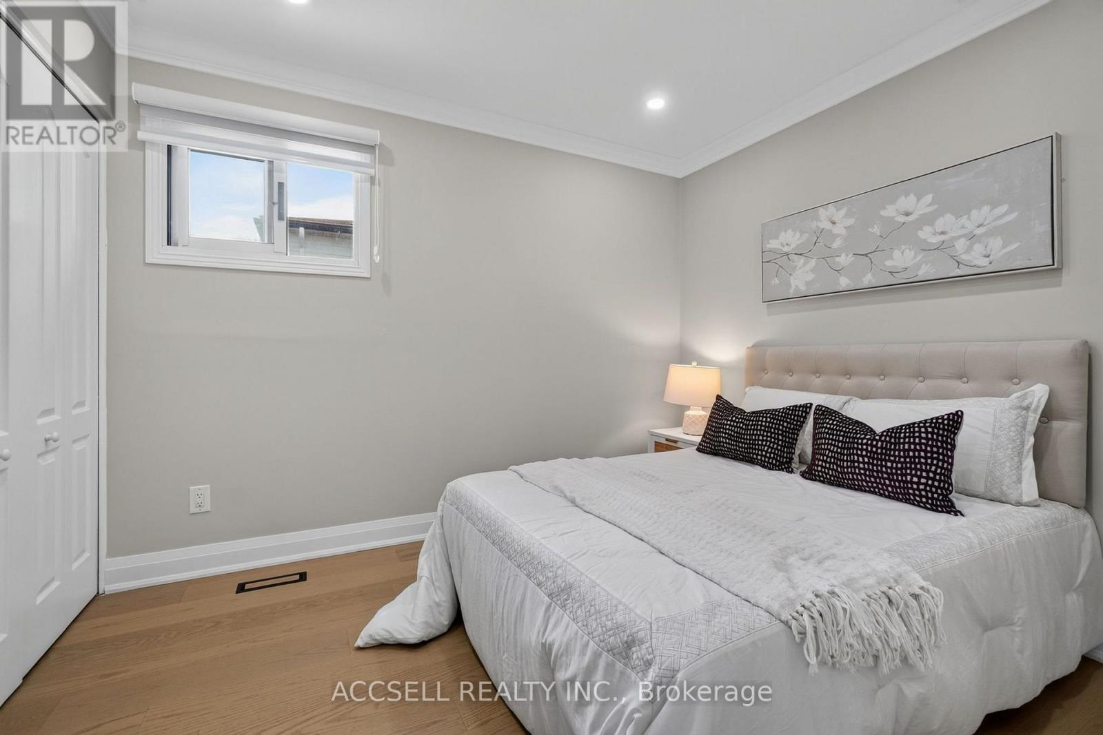 2446 VENTURA DRIVE - 25