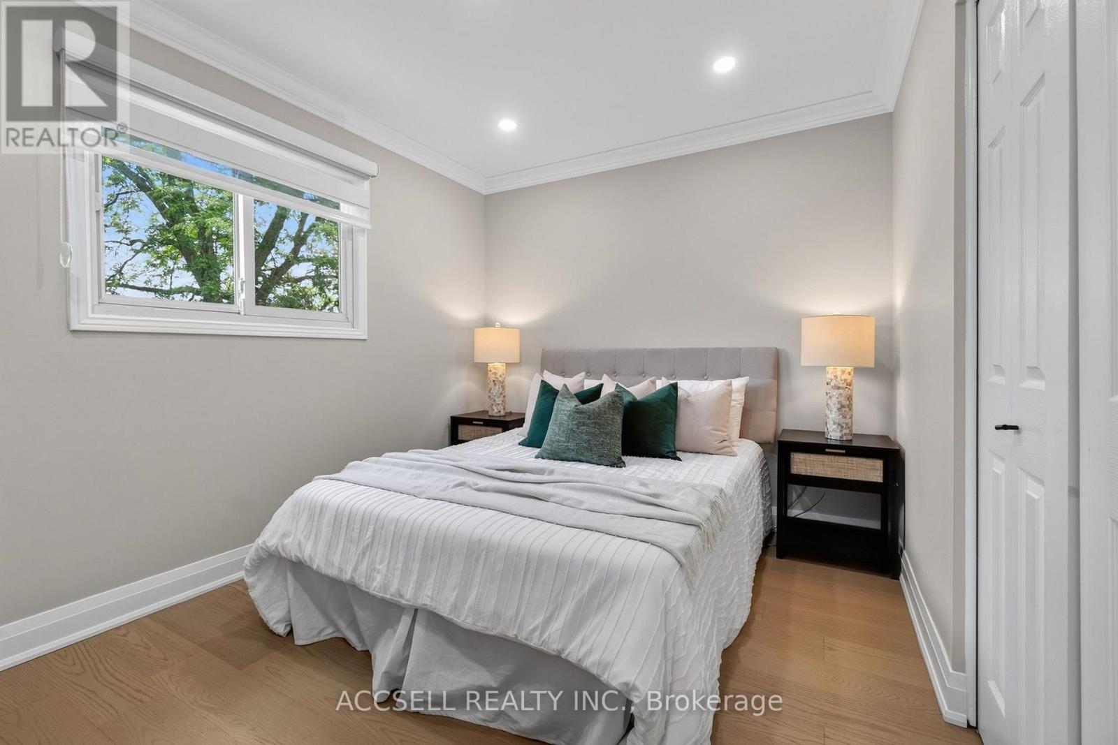 2446 VENTURA DRIVE - 26
