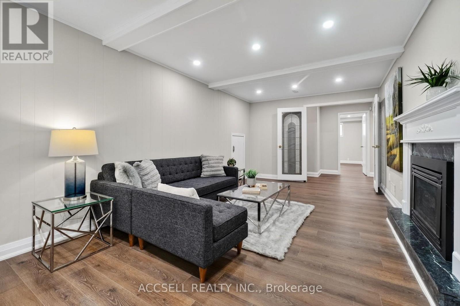 2446 VENTURA DRIVE - 31