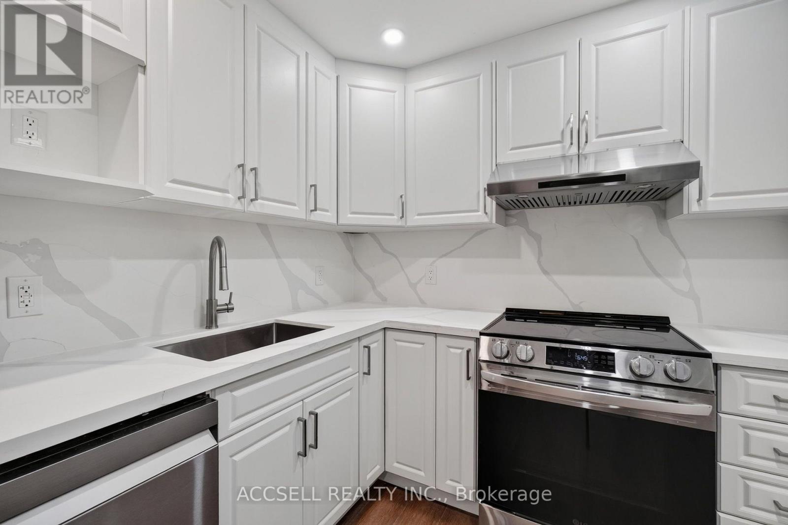 2446 VENTURA DRIVE - 33