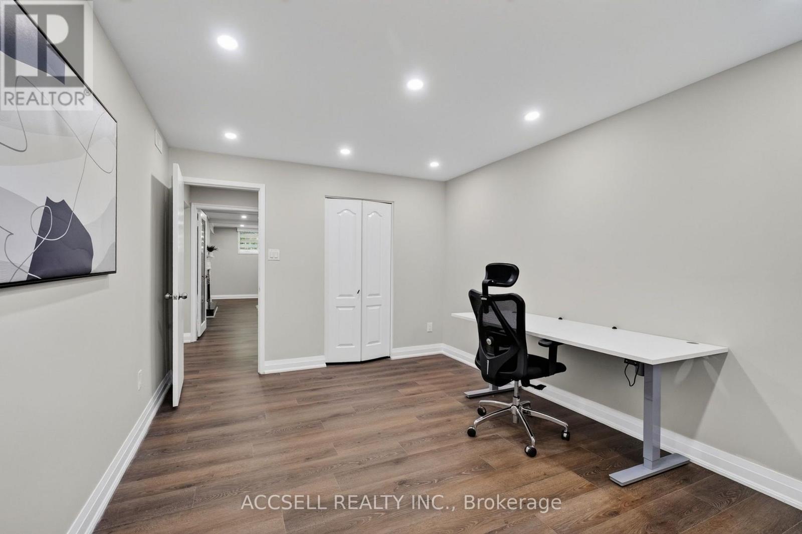 2446 VENTURA DRIVE - Image 35