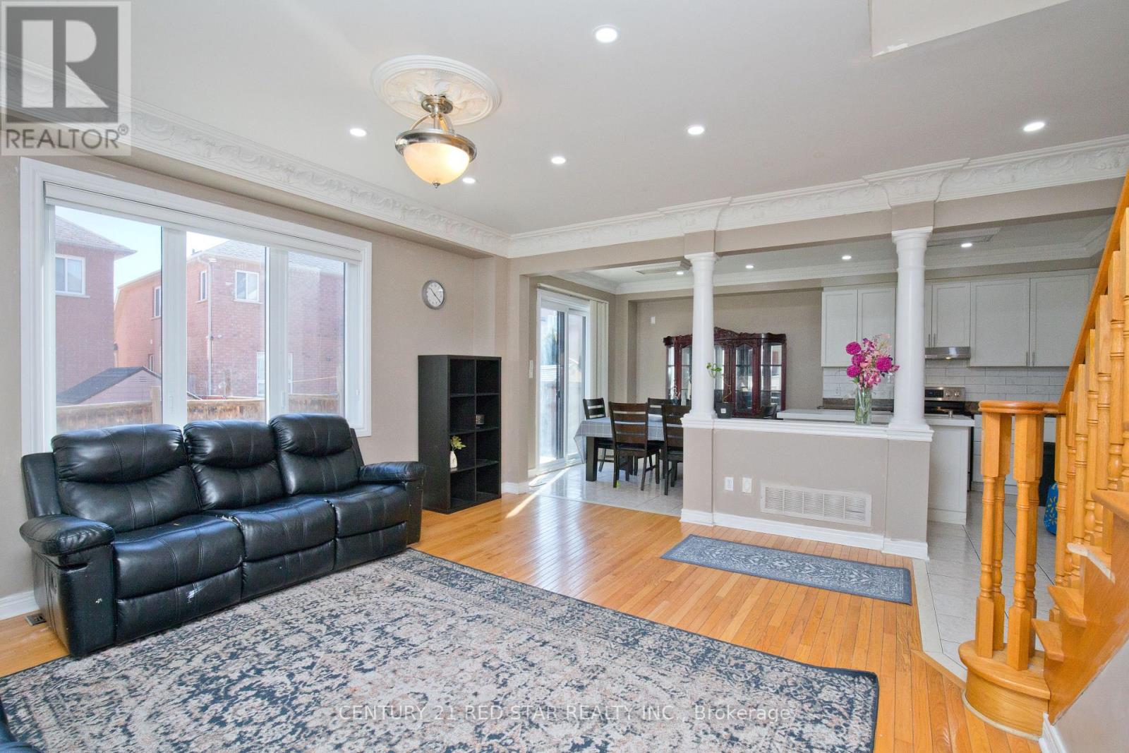 3 OKANAGAN DRIVE - 10