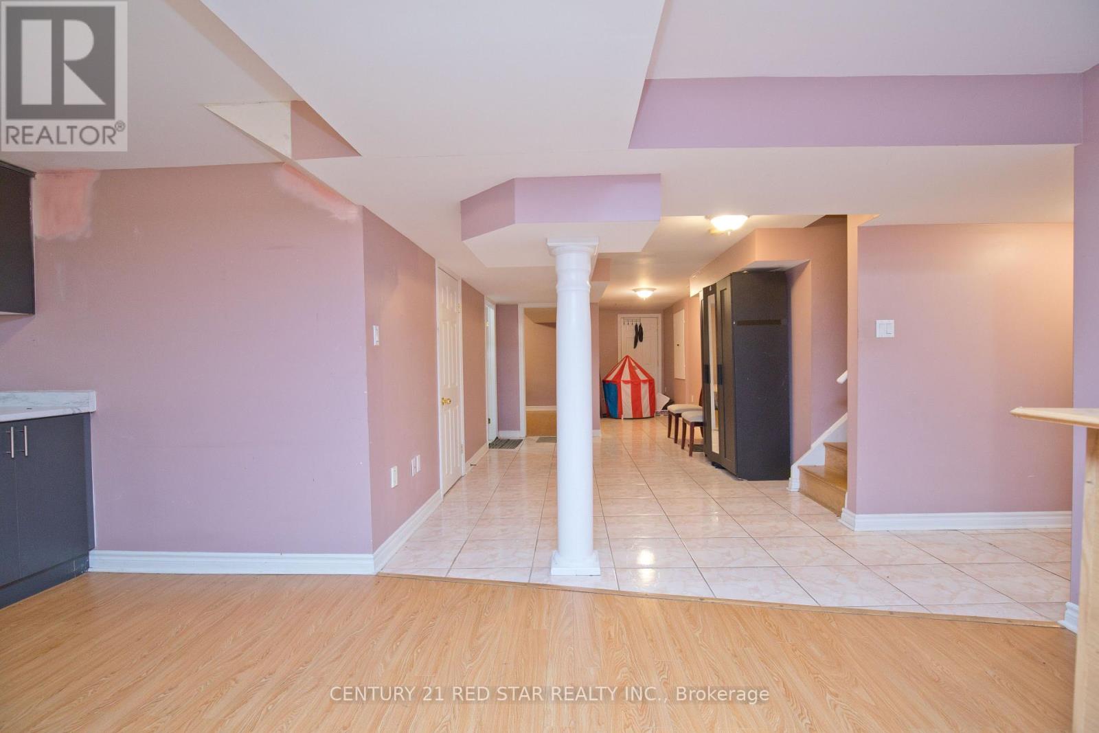 3 OKANAGAN DRIVE - 44