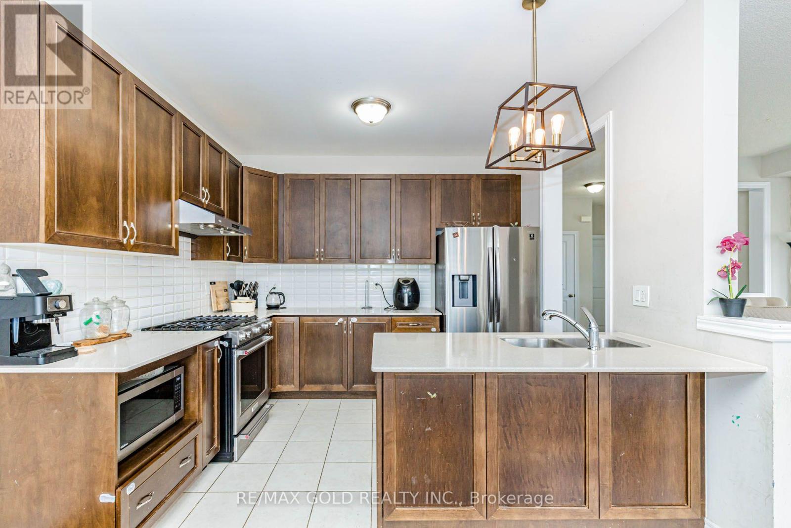 3 DALE MEADOWS ROAD - 17