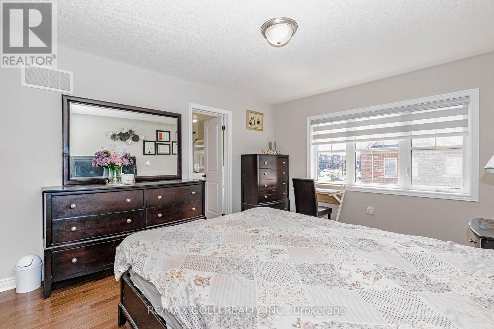 3 DALE MEADOWS ROAD - 27