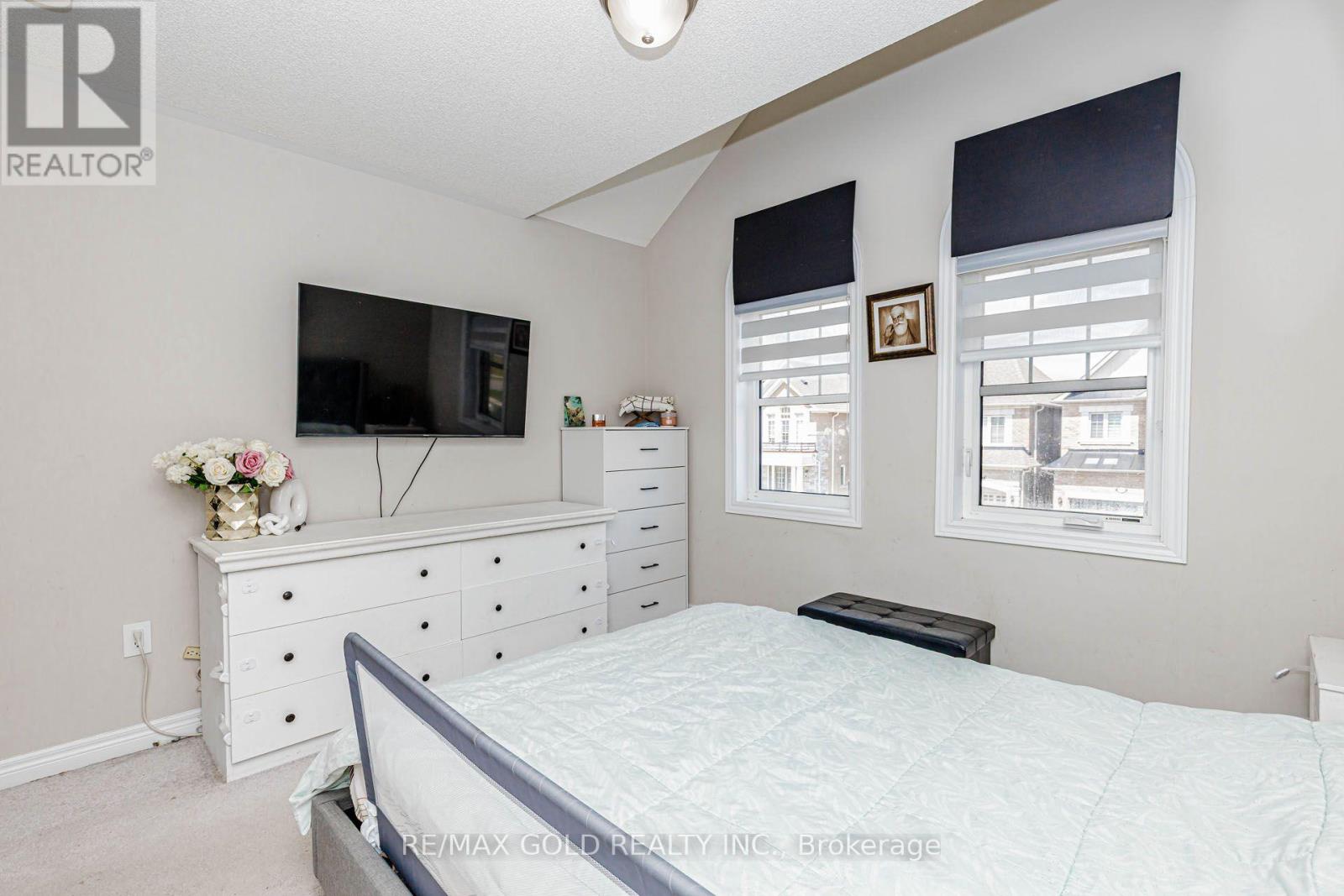 3 DALE MEADOWS ROAD - 40