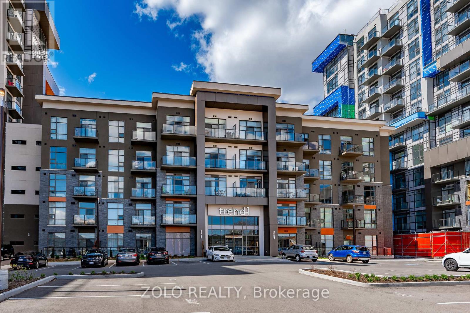 #1011 470 DUNDAS STREET E - 2