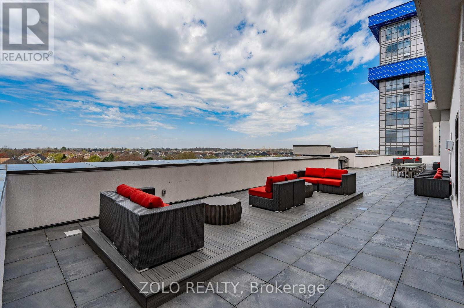 #1011 470 DUNDAS STREET E - 34