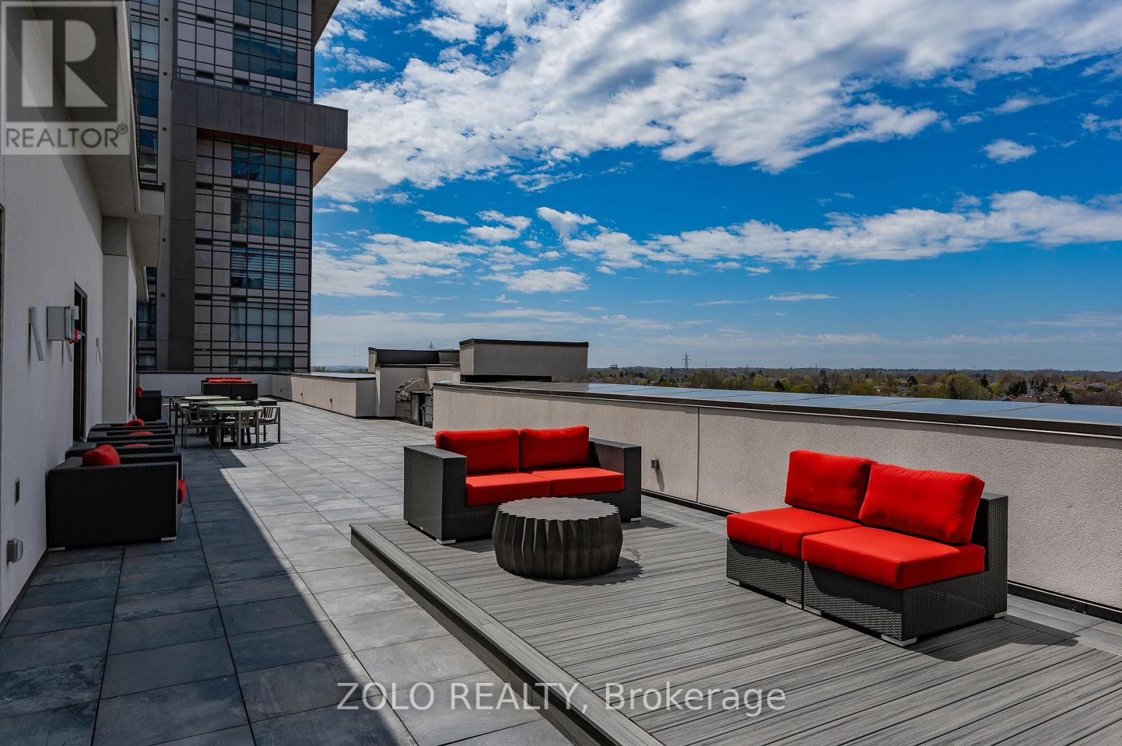 #1011 470 DUNDAS STREET E - 35
