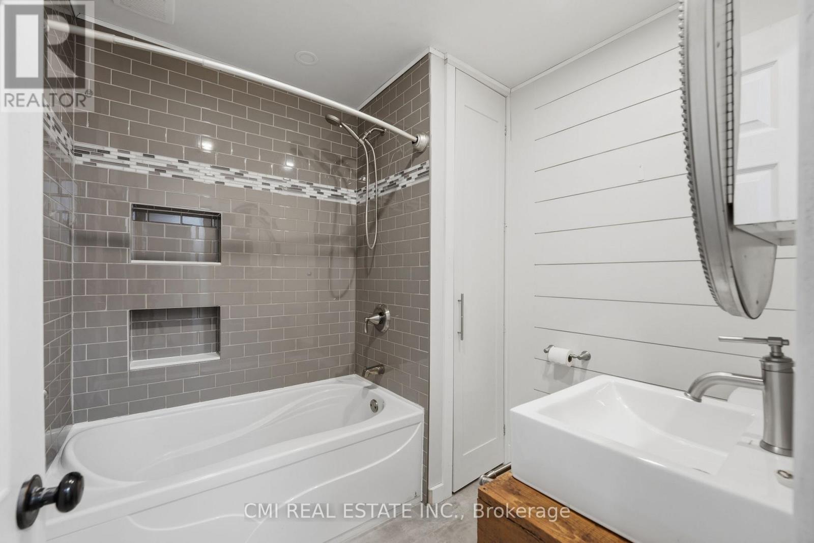28 RIVER DRIVE - 24