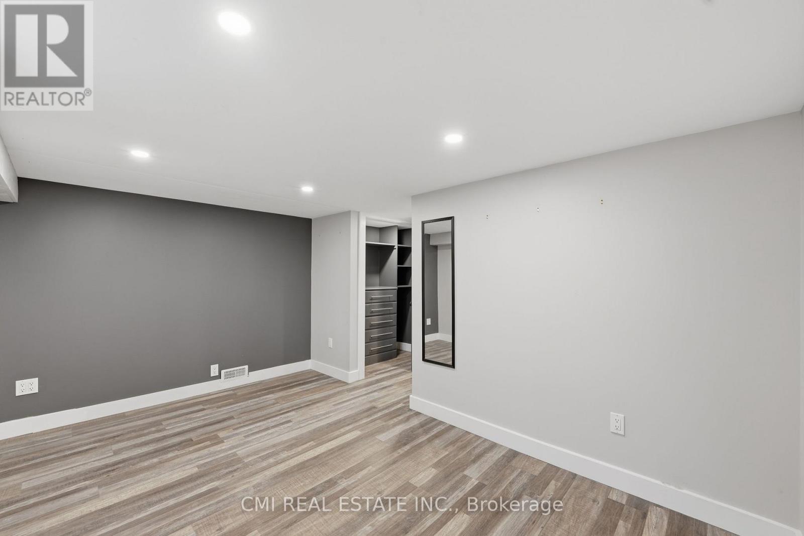 28 RIVER DRIVE - 26