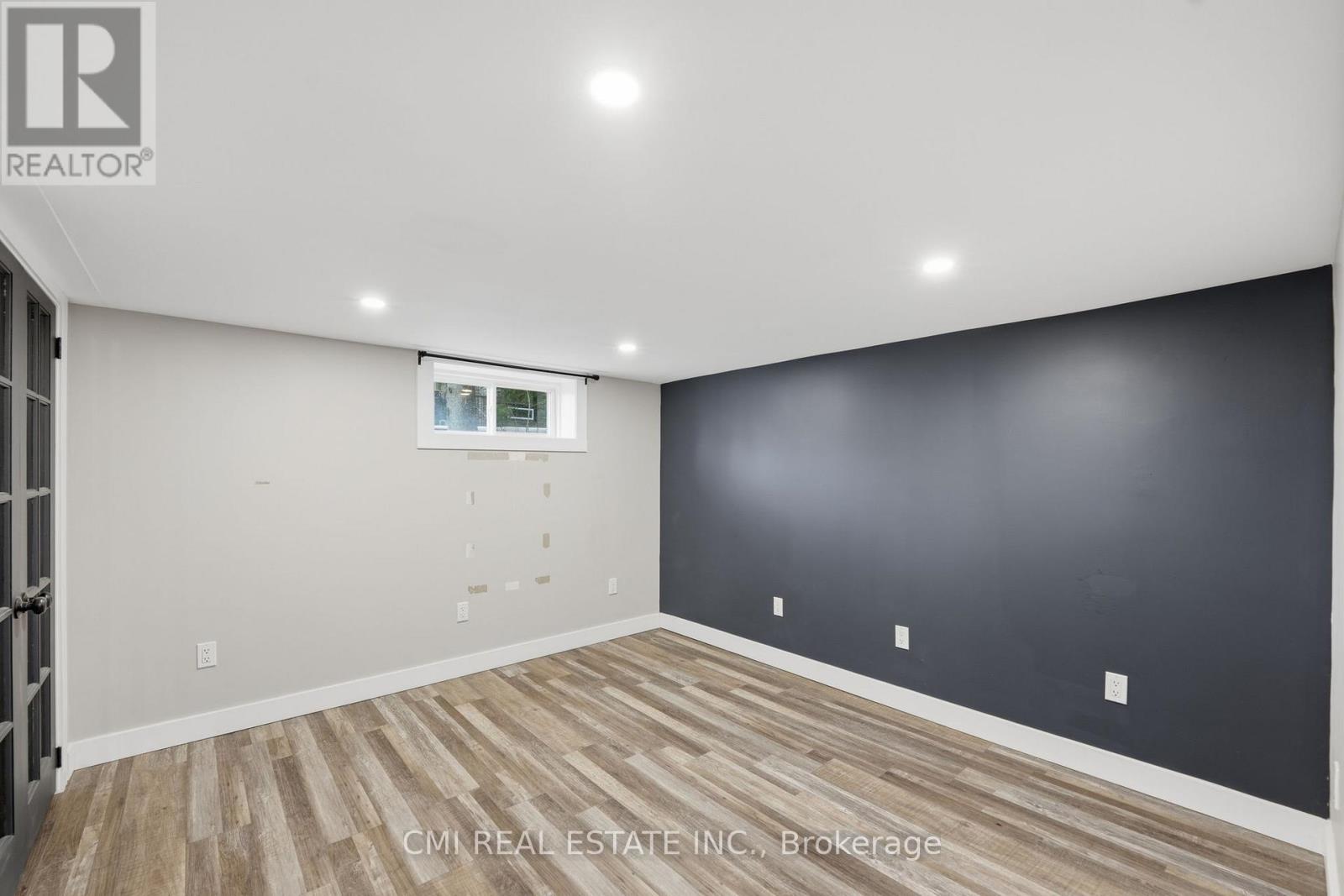 28 RIVER DRIVE - 29