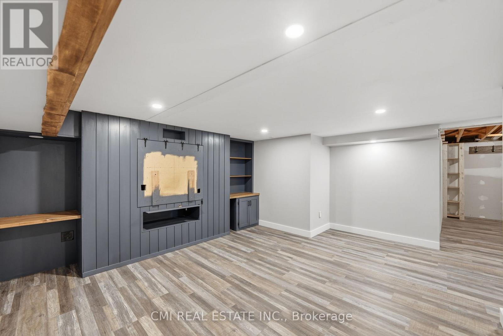 28 RIVER DRIVE - 31