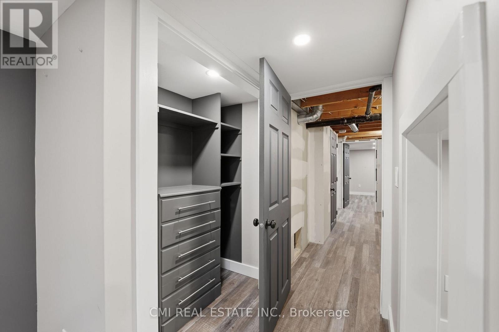 28 RIVER DRIVE - 32