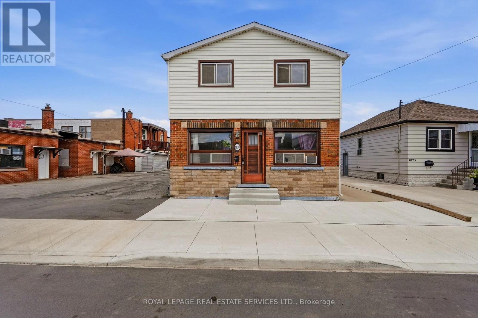 1819 MAIN STREET E - 2