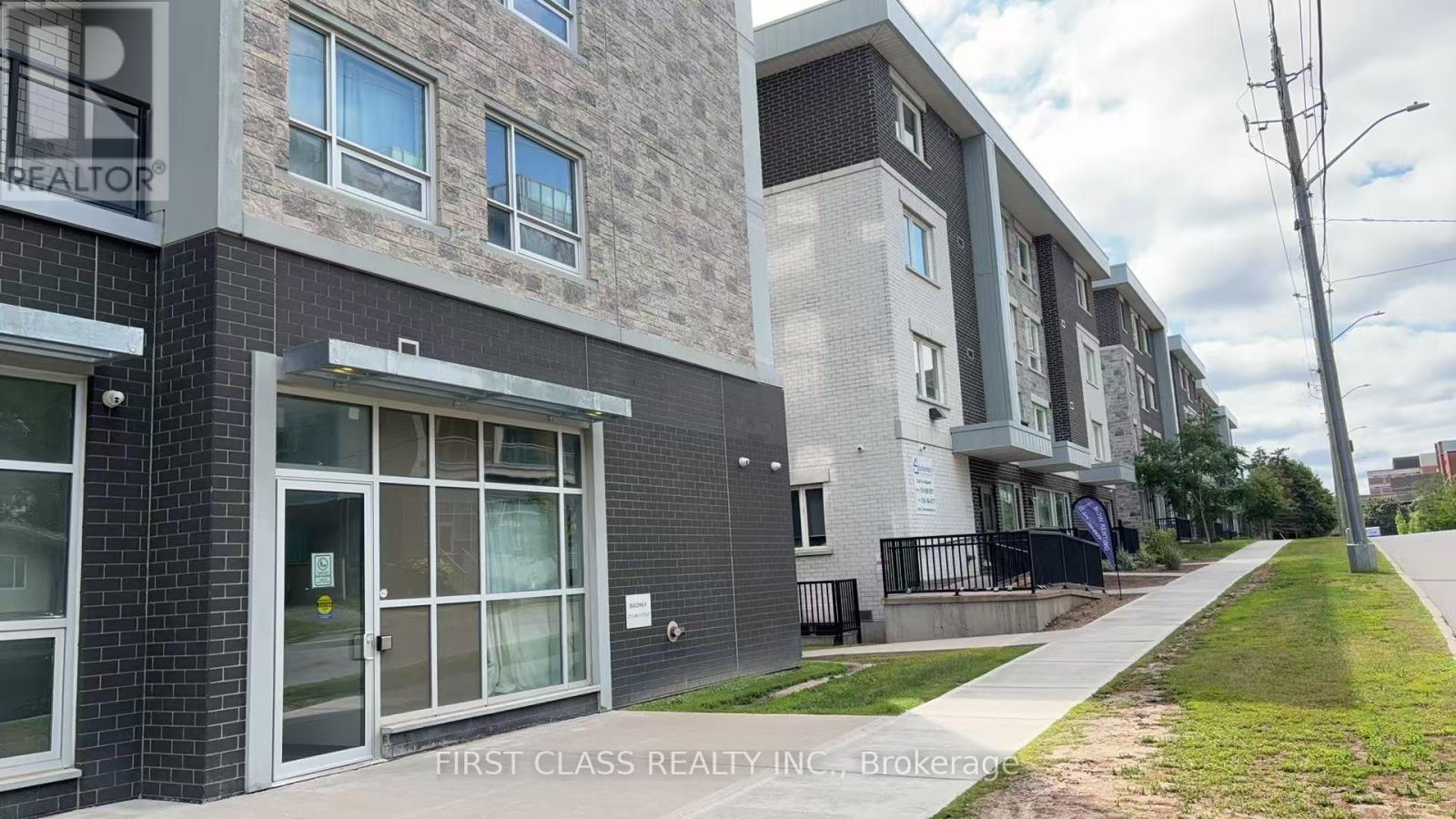 F405 - 275 LARCH STREET — photo 2
