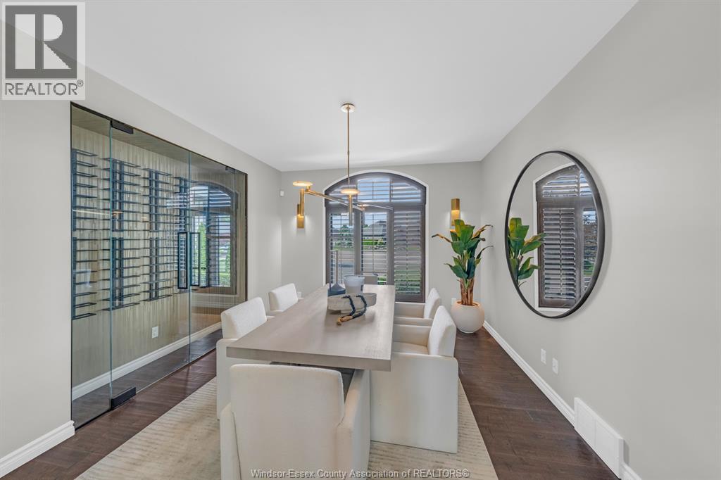 1060 WOODLAND CRESCENT - 19