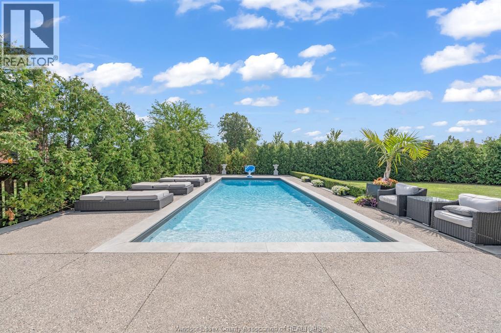 1060 WOODLAND CRESCENT - 6