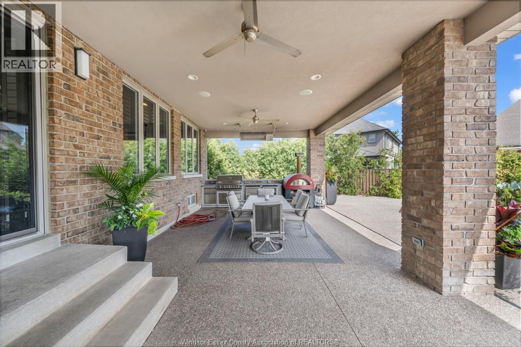 1060 WOODLAND CRESCENT - 8