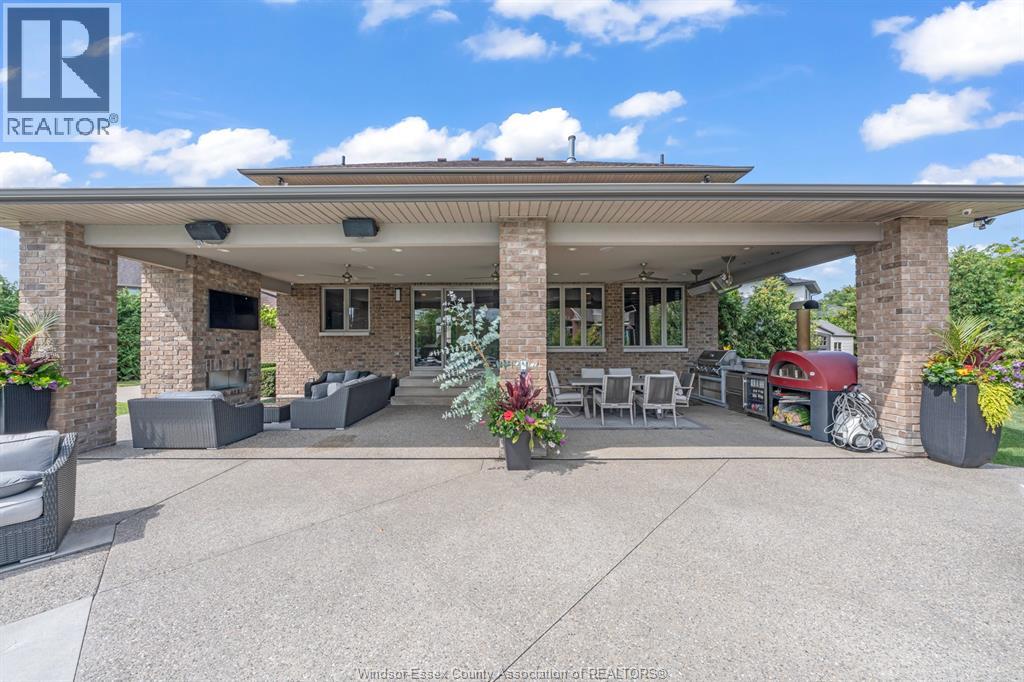 1060 WOODLAND CRESCENT - 5