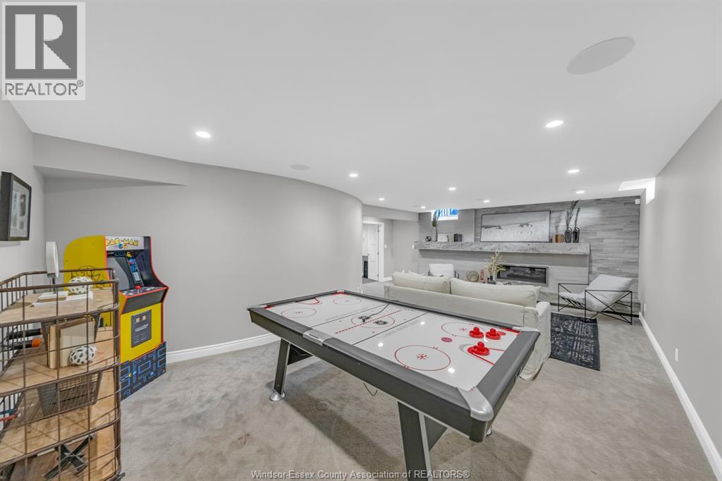 1060 WOODLAND CRESCENT - 37