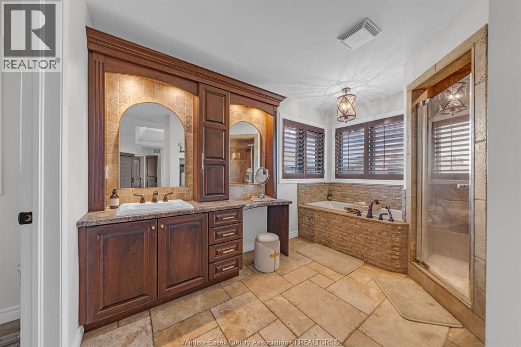1060 WOODLAND CRESCENT - 32