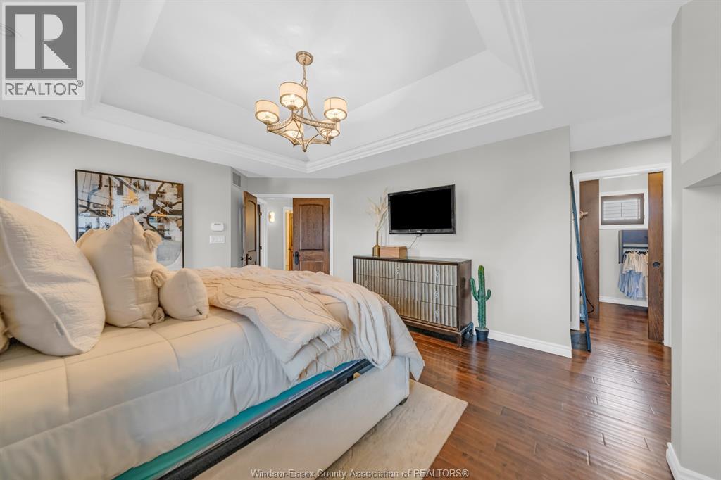 1060 WOODLAND CRESCENT - 30
