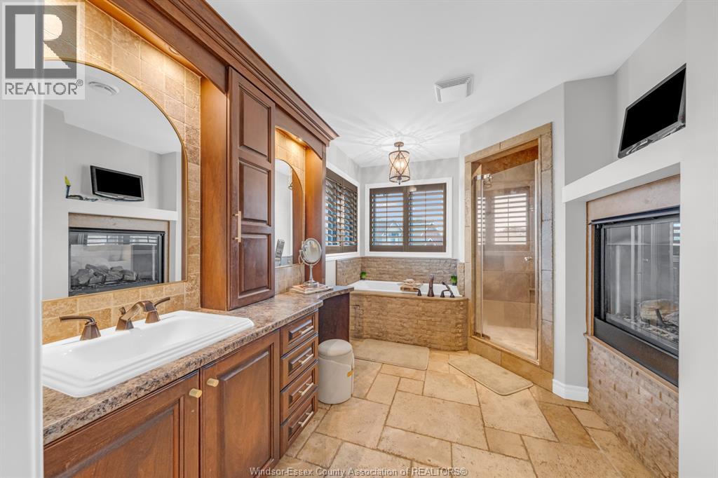 1060 WOODLAND CRESCENT - 33