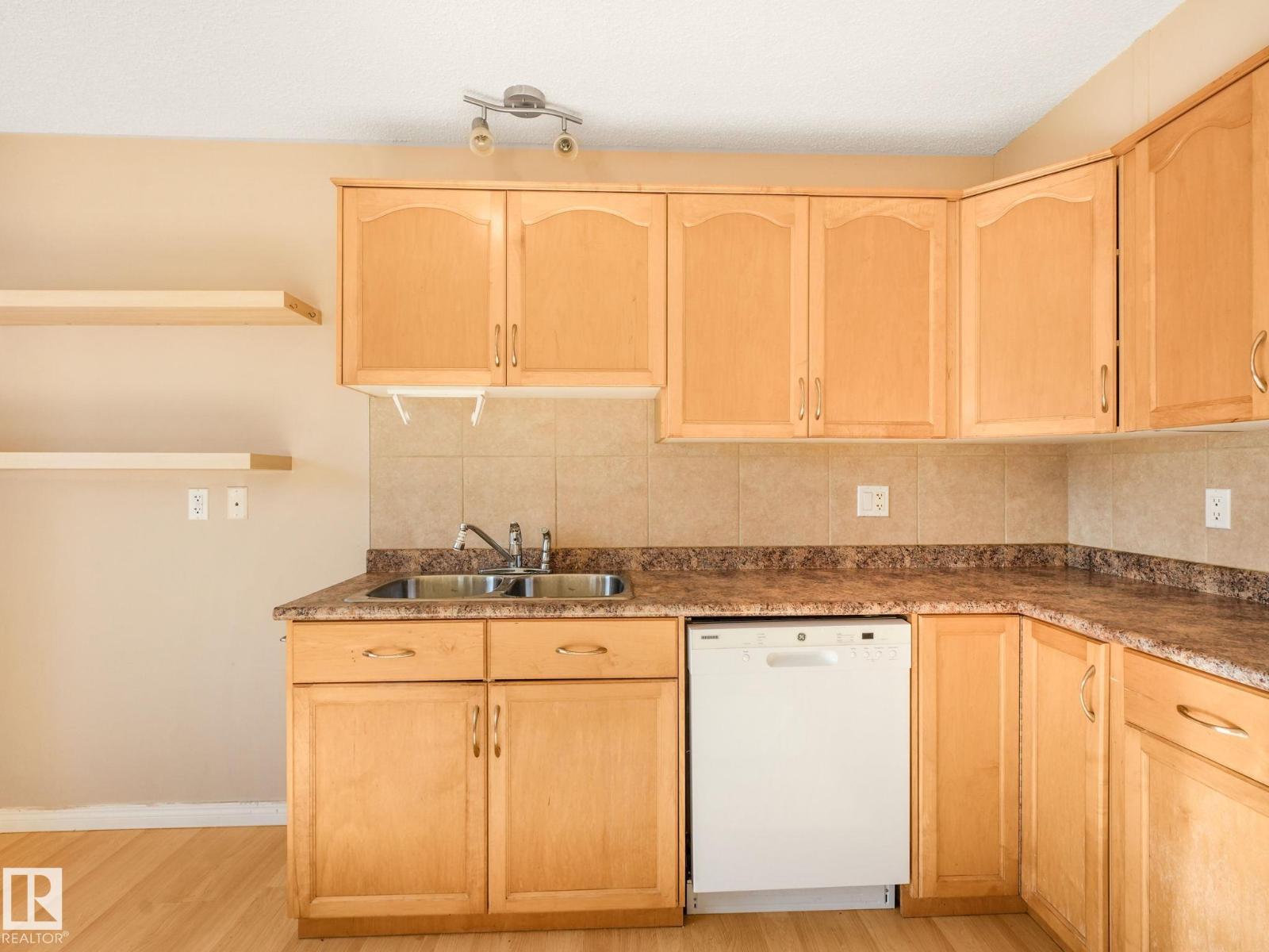 #4 11813 43 ST NW - 11