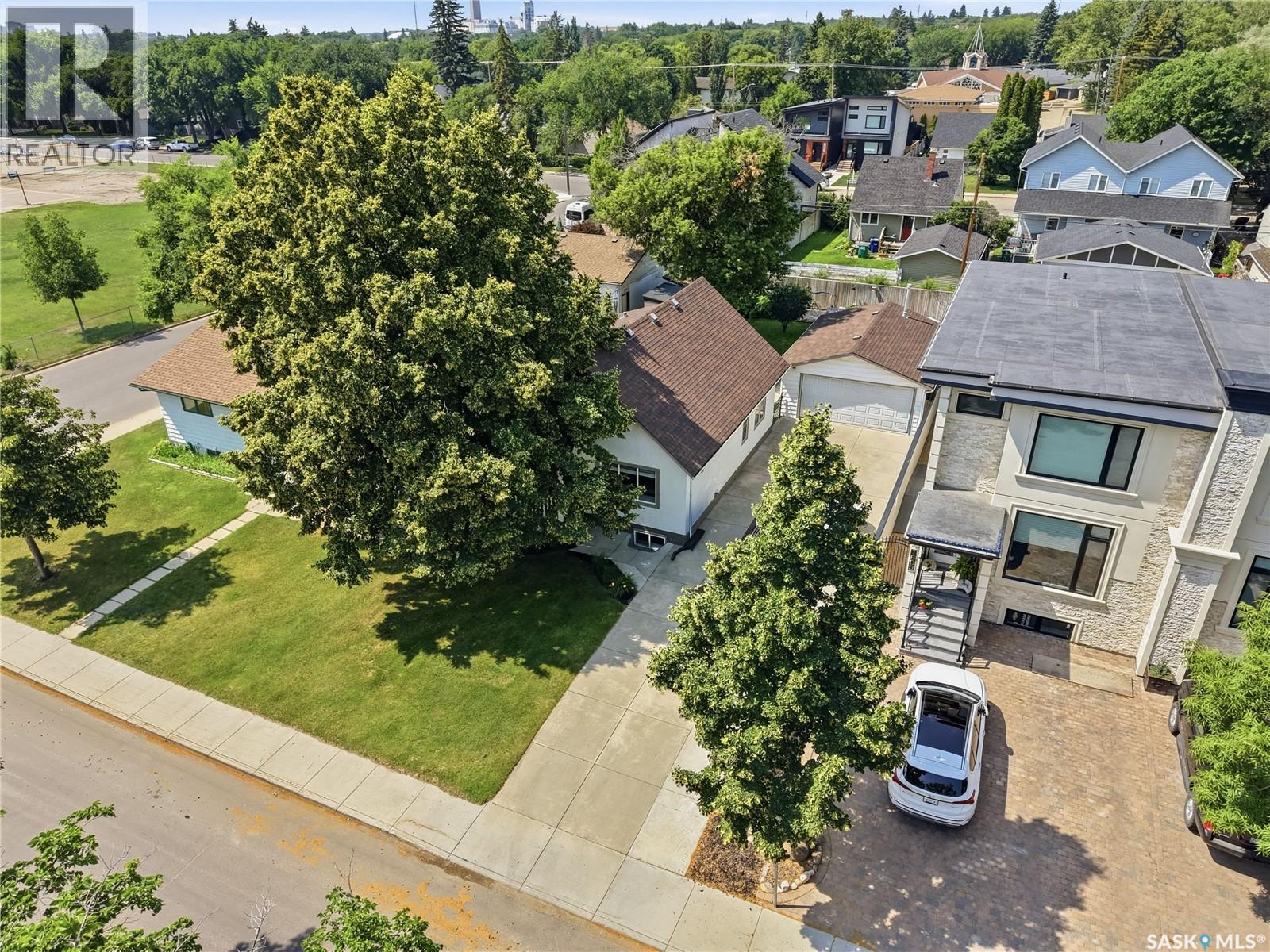 1607 Alexandra AVENUE, Saskatoon — photo 2