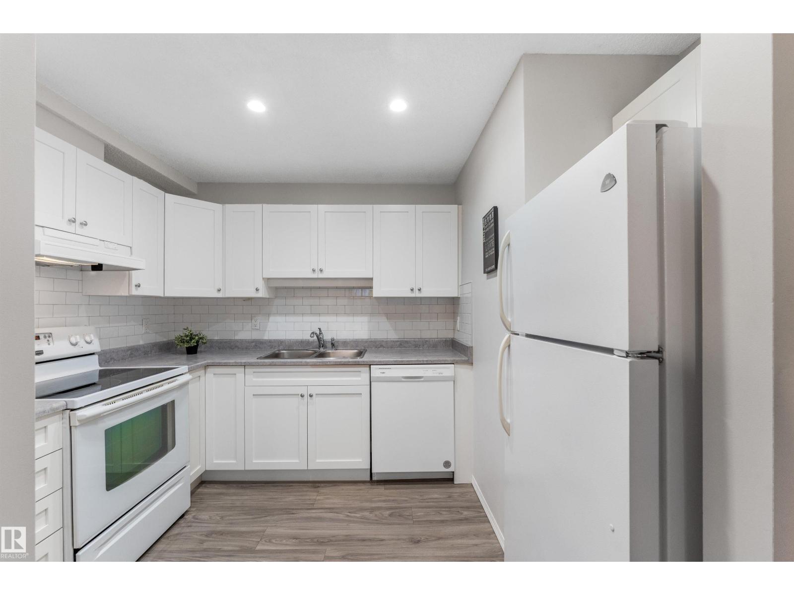 #115 18012 95 AV NW - 15