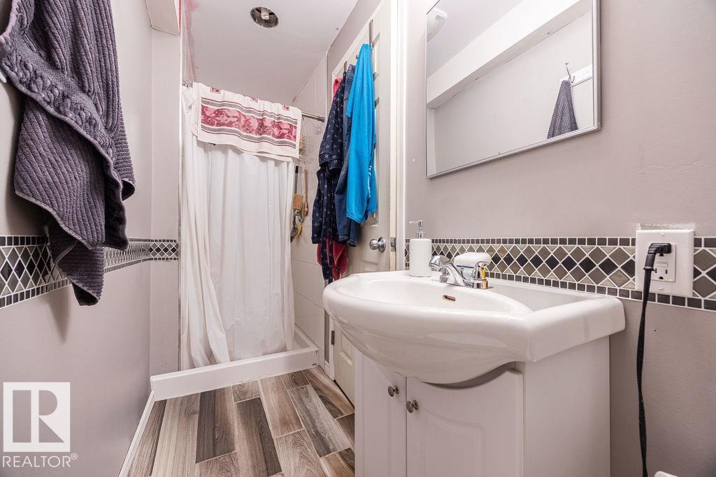 1139 35 ST NW - 17