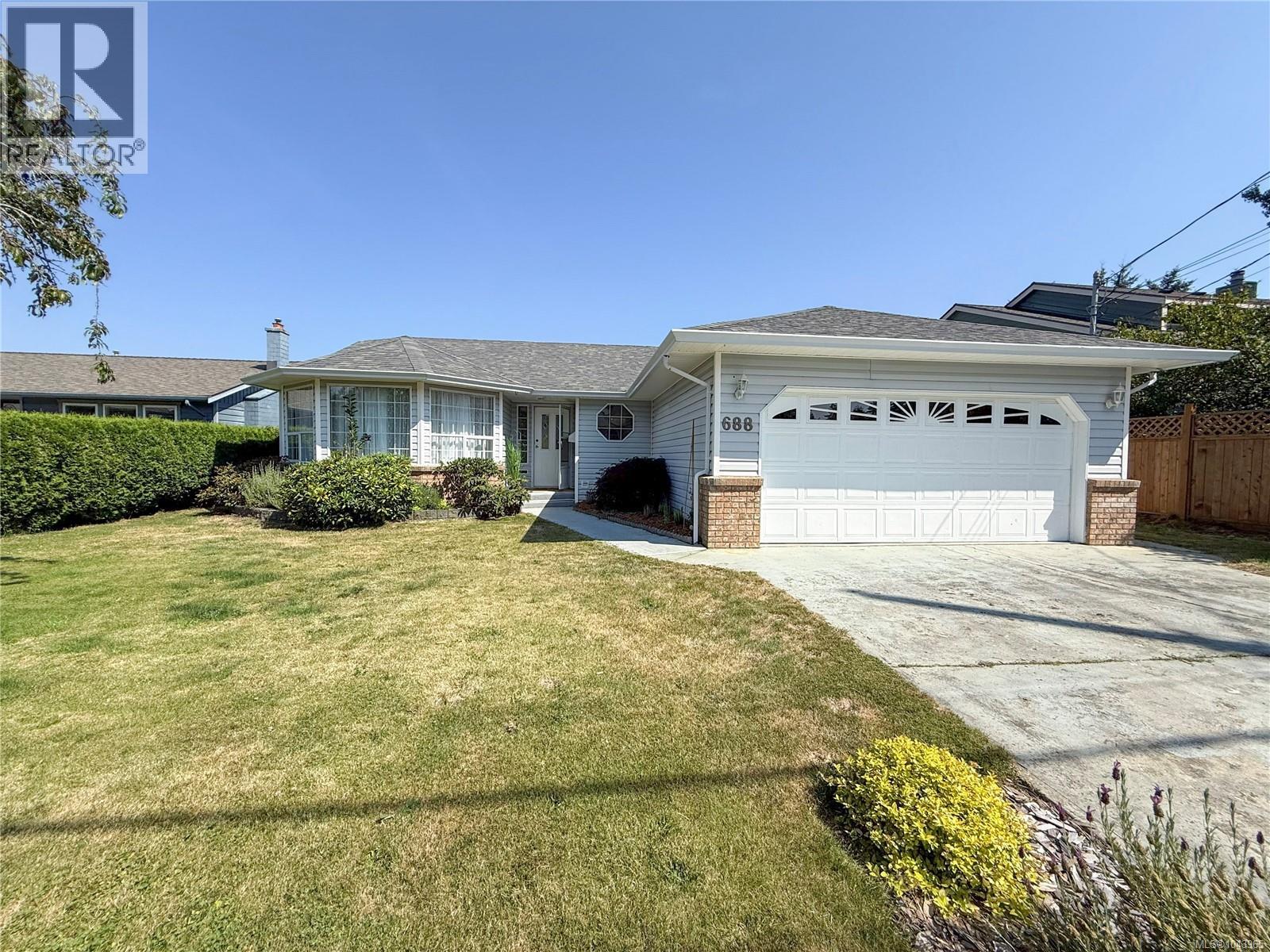 688 Albatross Cres - 1