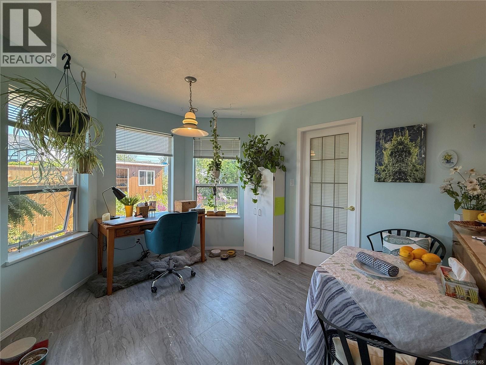 688 Albatross Cres - 15